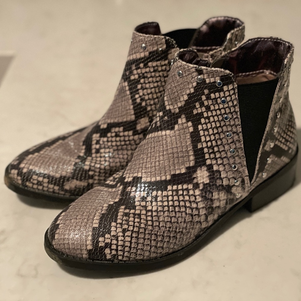 STEVE MADDEN ANKLE BOOTS